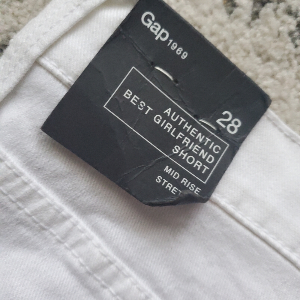 Gap Authentic Best Girlfriend Shorts size 28 women's Mid Rise with Stretch new - Picture 3 of 3